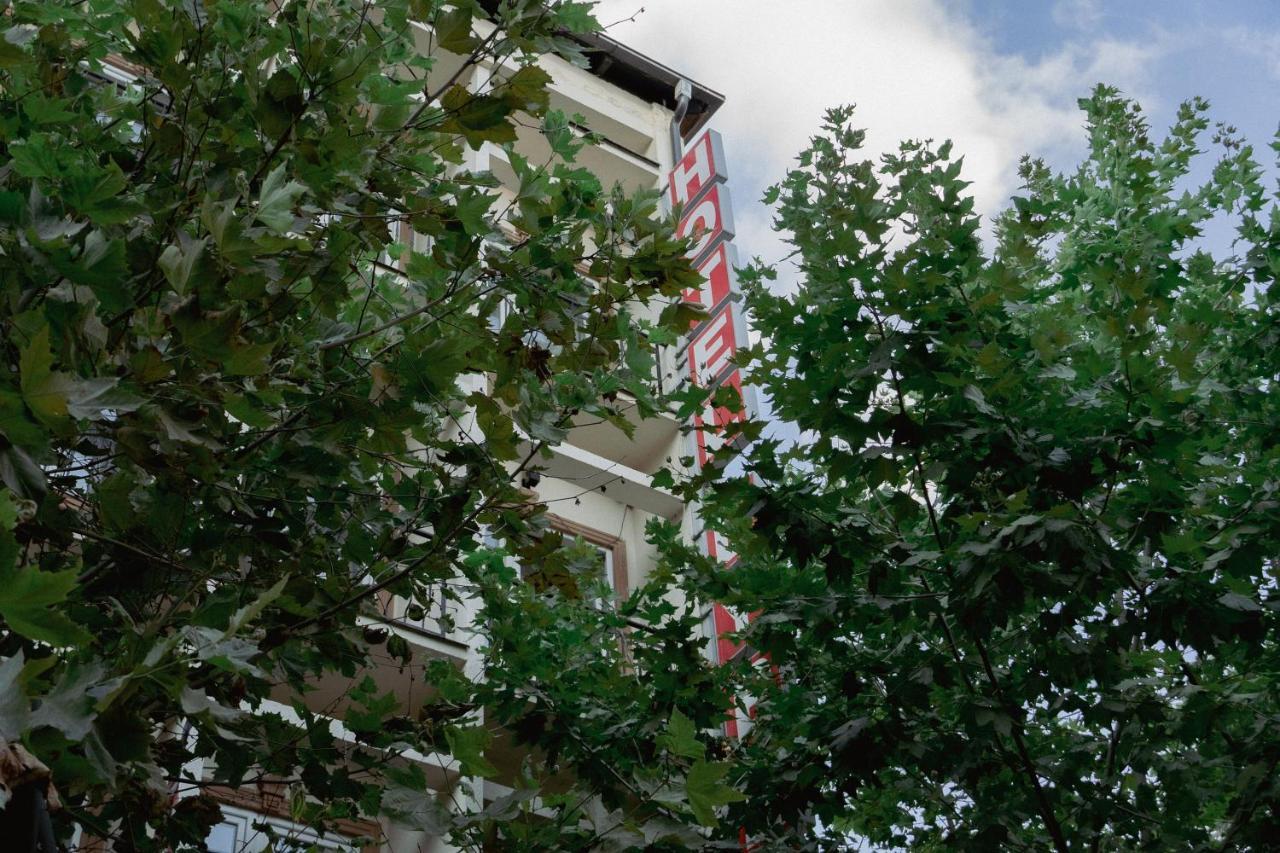 פריזאי Hotel Lybeten מראה חיצוני תמונה